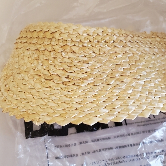 BEACH RIOT NWT. STRAW VISOR OS. VELCRO. - Picture 8 of 8